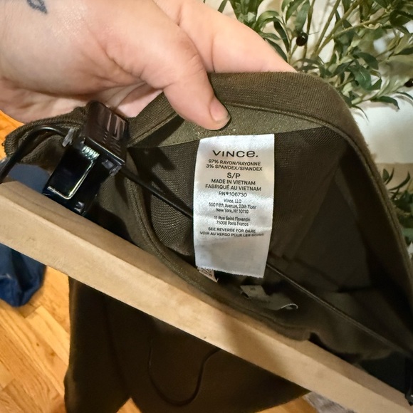 Vince Green Mini Wrap Skirt with Ruched Detail size small - Picture 5 of 7